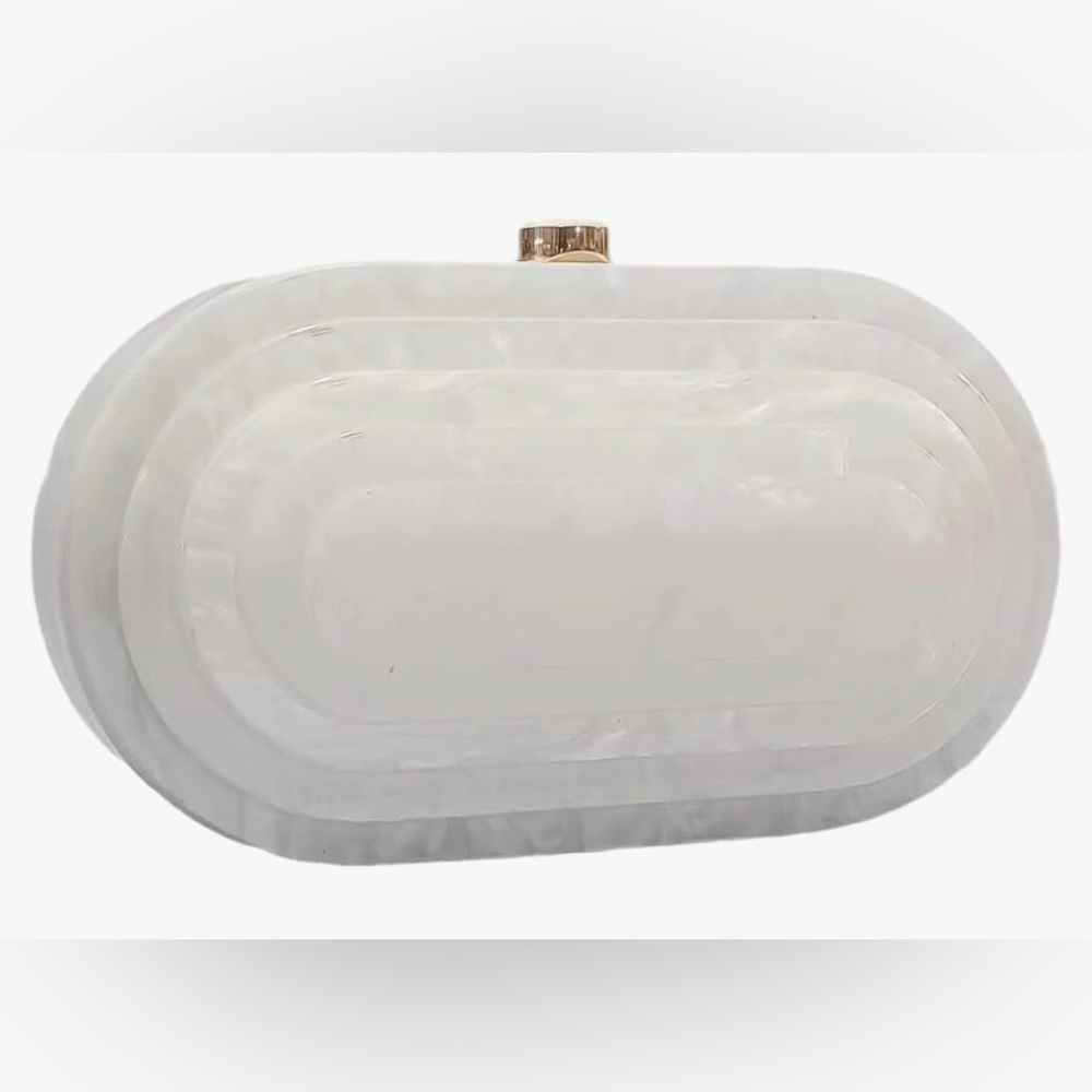 3 - ACRYLIC CLUTCHES